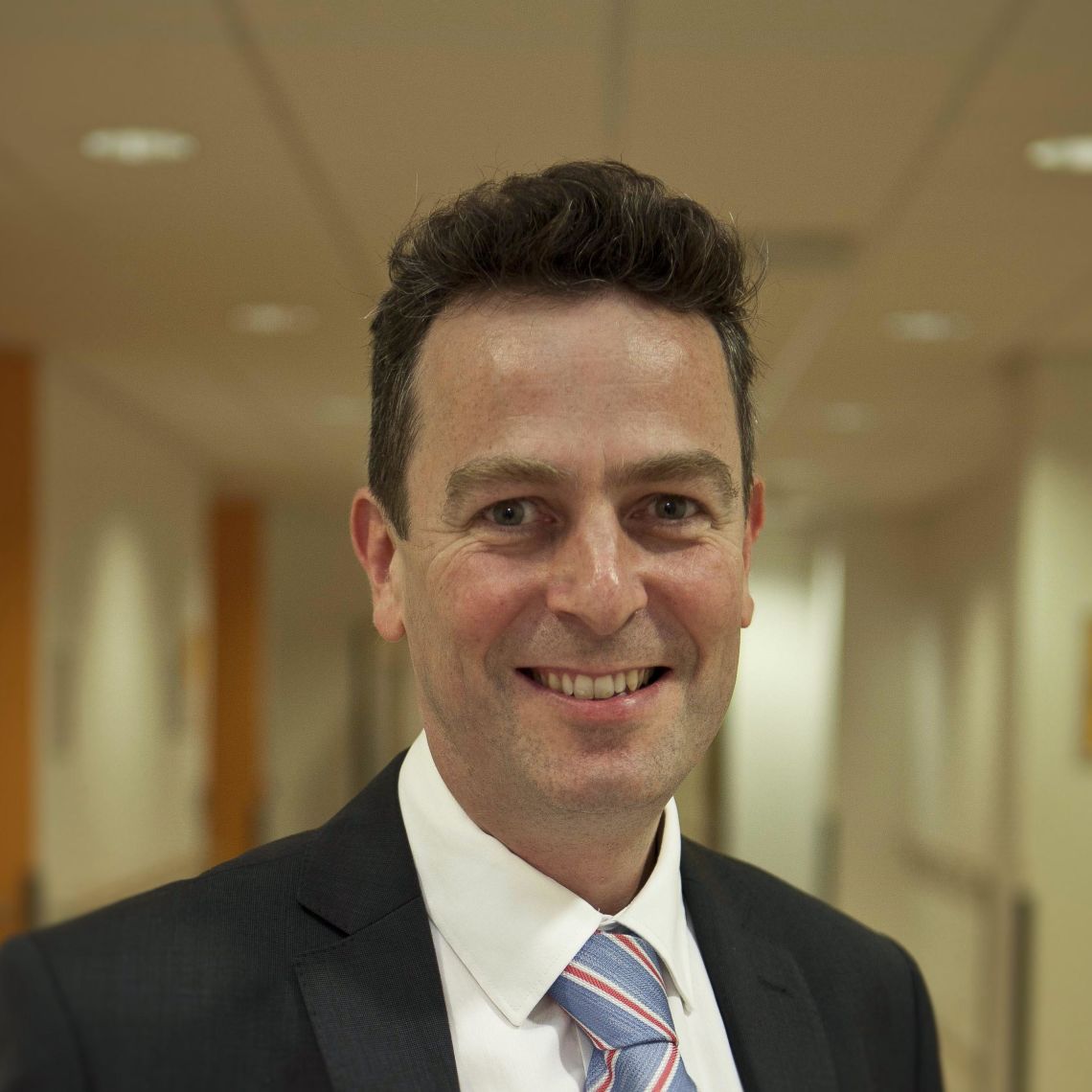 Professor Martin Turner is a Senior Research Fellow of Green Templeton College. He is Professor of Clinical Neurology & Neuroscience at the Nuffield Department of Clinical Neurosciences, University of Oxford, and Consultant Neurologist at John Radcliffe Hospital.