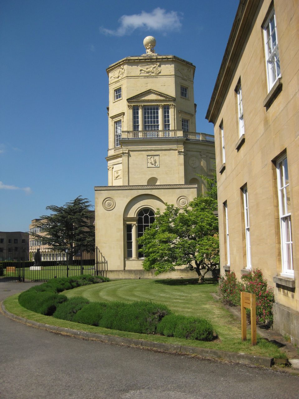Side view of Radcliffe Observatory