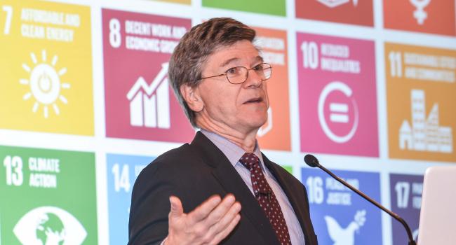Jeffrey Sachs speaking at Emerging Markets Symposium on Health and the Environment Lecture in the Sheldonian Theatre,