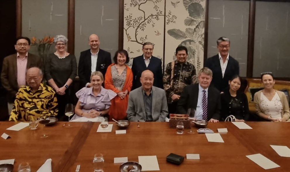Dinner With Friends Of College In Singapore In May 2024
