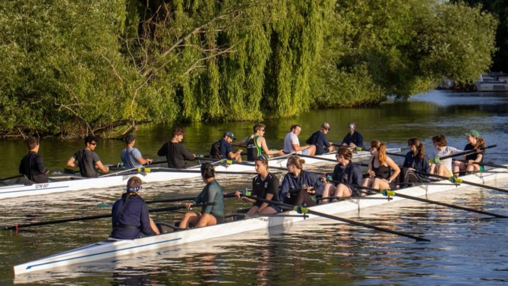 Boat club crews on the river