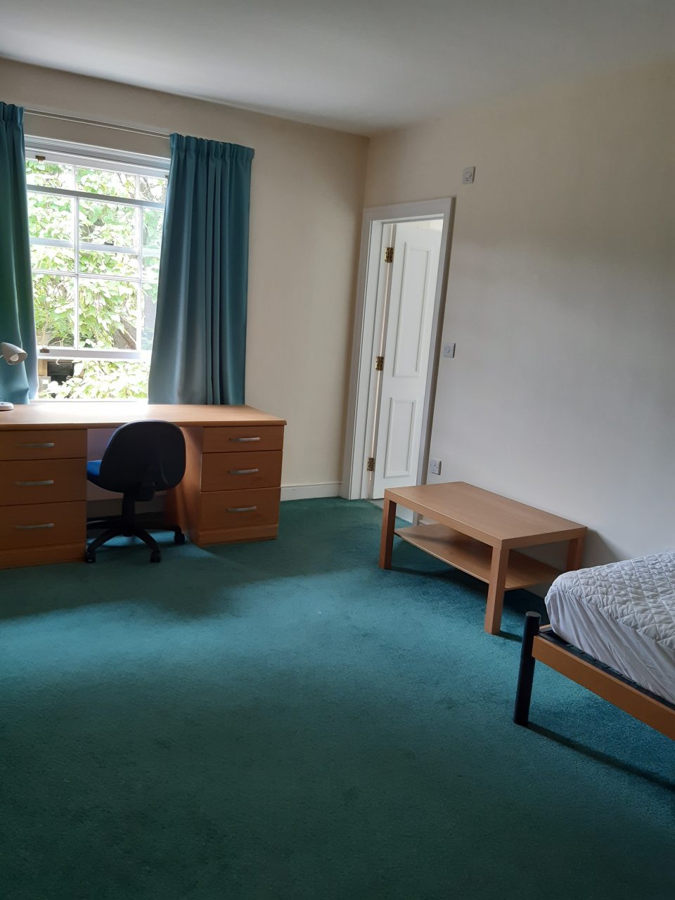 W2 Desk Area