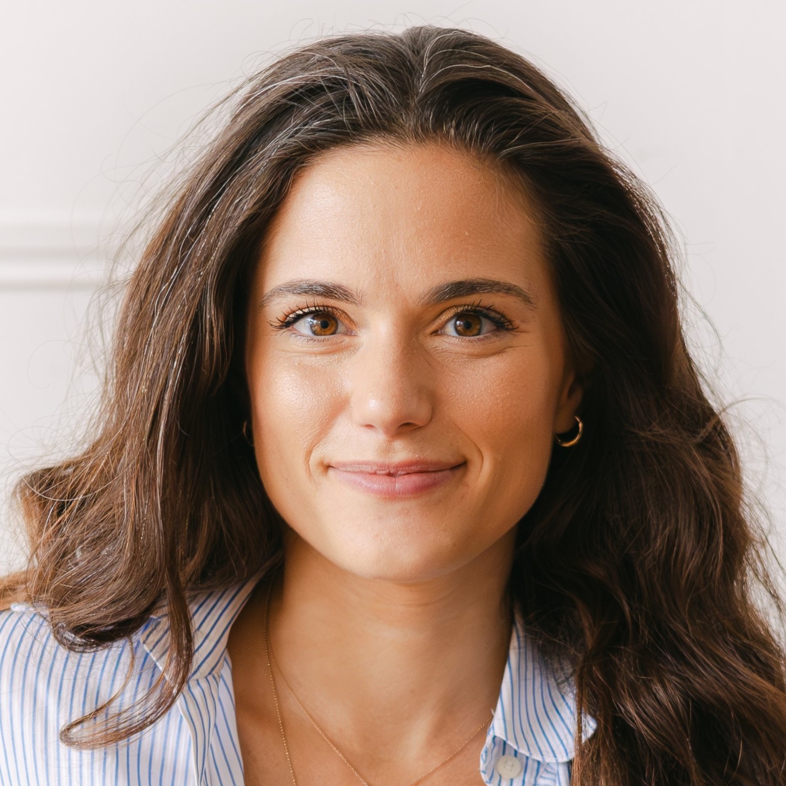 Izel Caliskan Profile Pic In Light Shirt